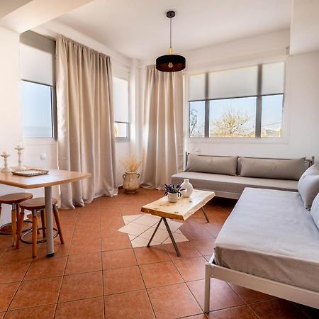 Christoforos Apartments Лурдата Экстерьер фото